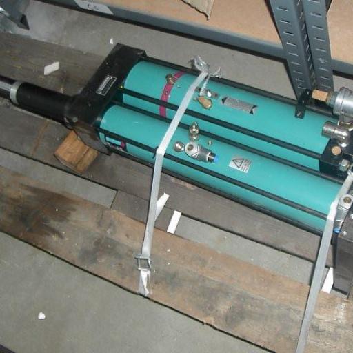 Hydro-Pneumatischer Zylinder TOX - Pressotechnik Kraftpaket Typ K04.51.200.20.10